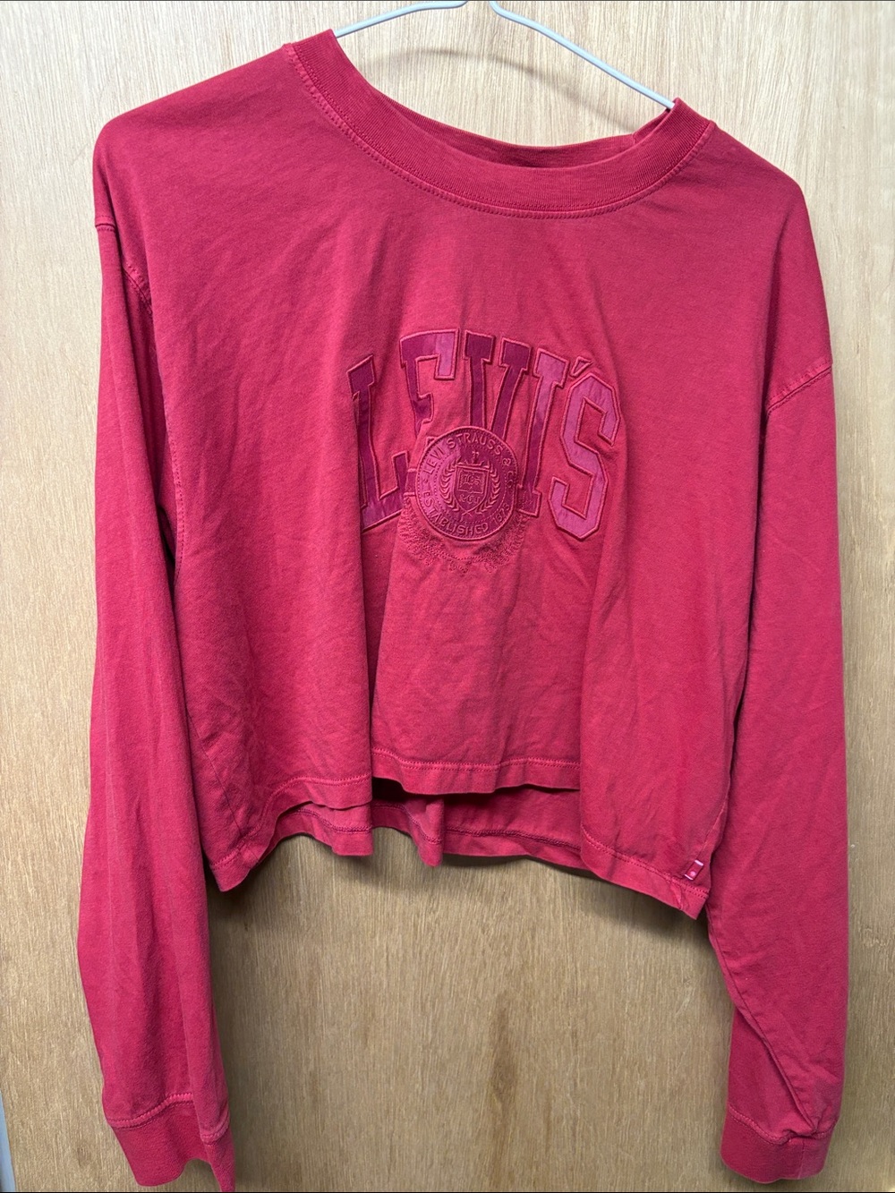 Levi's Women's Crimson Cropped Crewneck Sweatshirt